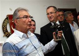 Deniz Baykal harekete geçiyor