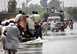 Pakistanlı anne: Yalvarırım bebeğimi al...