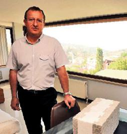 Volkanik kayadan deprem taşı üretti