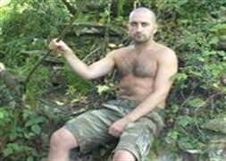 Para harcamadan yaşıyor!