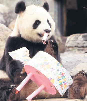 Pasta mumunu afiyetle yedi