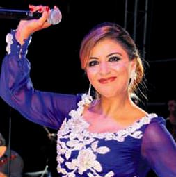 25 bin kişiye şarkı söyledi