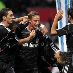 Kartal yüksekten uçtu