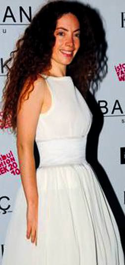 Almanya'da oyunculuk öğretecek