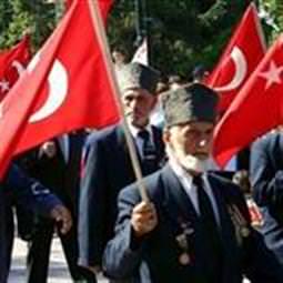 Tüm yurtta zafer kutlamaları...