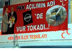 Hendek'te afiş gerginliği