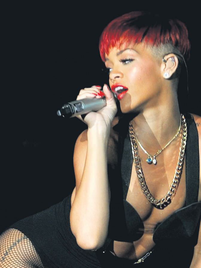 Rihanna yandı