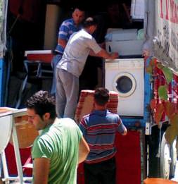 Maaşımı vermeyip bir de tehdit ediyorlar