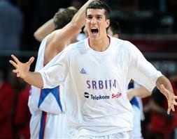 İlk çeyrek finalist Sırbistan