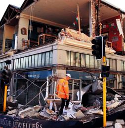 Yer yarıldı kimse ölmedi