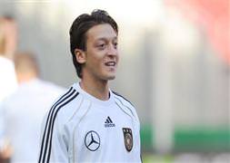 "Mesut’u F.Bahçe’ye getirecektim"