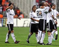 Kartal 90'da güldü