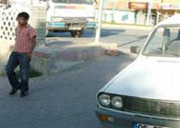 11'lik sürücü direksiyonda yakalandı