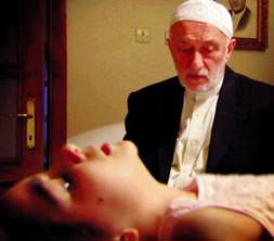 İnsan cine zarar verir