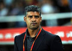 Rijkaard kara kara düşünüyor