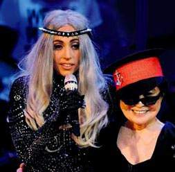 Çılgınlar sahnede buluştu