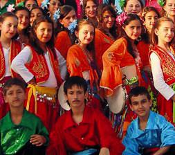 Romanlar çakma danslar gerçek