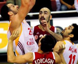 Aslan 3 sayıyla turladı