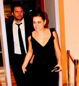 Bu aşk Özgü’yü savurdu