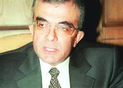 Neden istifa etmediğini açıkladı