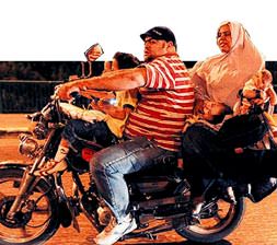 Motosikletteki 8 kişiyi bulun!