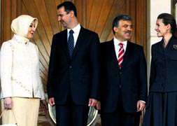 First Lady yeniden kırmızı halıda