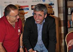Hagi Galatasaray'a döndü