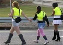 Hayat kadınlarına fosforlu yelek