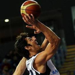 Efes Pilsen: 97 Karşıyaka: 72