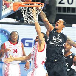 Armanı Jeans Efes’e yakıştı!