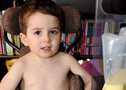 Doğduğundan beri yemek yiyiyor