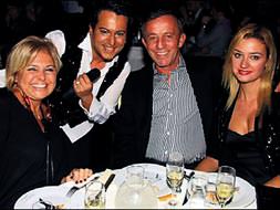 Ağa, Lüküs Saz’ı açtı