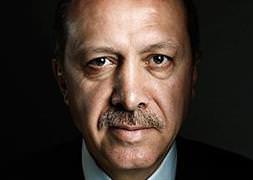 Başbakan anketin zirvesinde