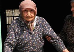 107 yaşındaki Ayşe Nine'nin büyük sevinci