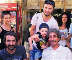 Filmin kadrosu aileden kurulu