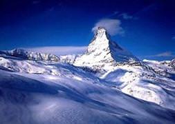 Everest'te binlerce turist mahsur