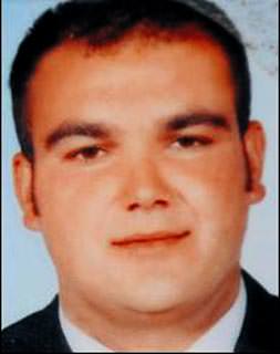 Otomobil uğruna oğlunu vurdu