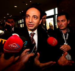 'Baydemir görev başında'