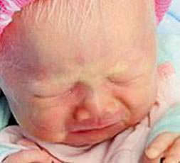 Bu bebeğin suçu sarışın doğmak