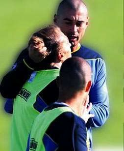 Fener’in kuyusunu kazıyor