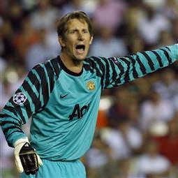 Van Der Sar futbolu bırakıyor