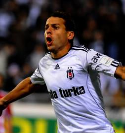 Bobo gitti Gratife yolda