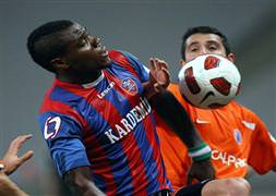 Cimbom'da Emenike harekatı