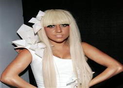 Lady Gaga'yla yaydı