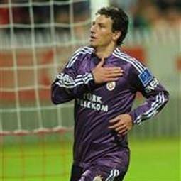 Elano ’Mor Menekşe’ oluyor