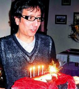 Uygur’dan eşine sürpriz