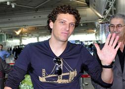 Ve Elano Blumer gitti