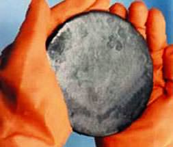 İran ’sarı pasta’ yaptı