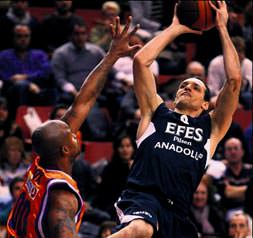 Efes Pilsen iddialı gitti