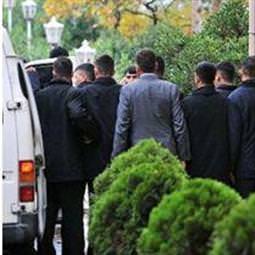 Donanma Komutanlığı'na baskın